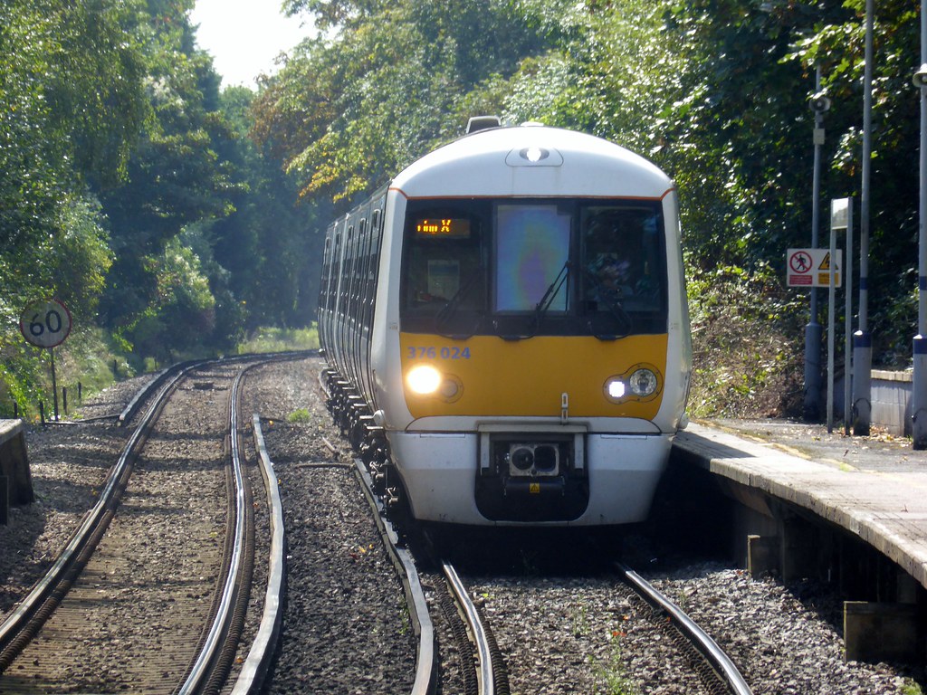 376024 Hayes to Charing Cross at Clock House According to … Flickr