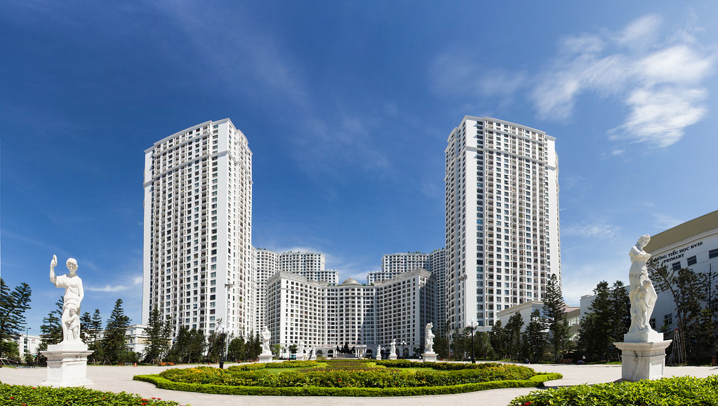 Vinhomes Royal City Hanoi, Vietnam It's rare to see the … Flickr