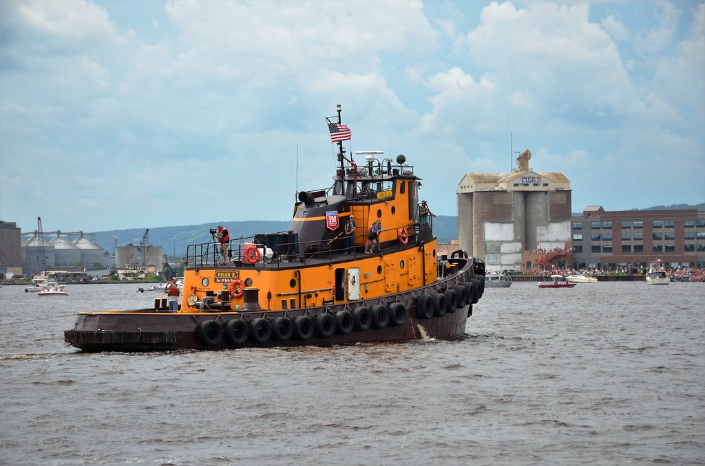 Tugboat Minnesota, Duluth, Duluth Harbor, "Helen H" Flickr