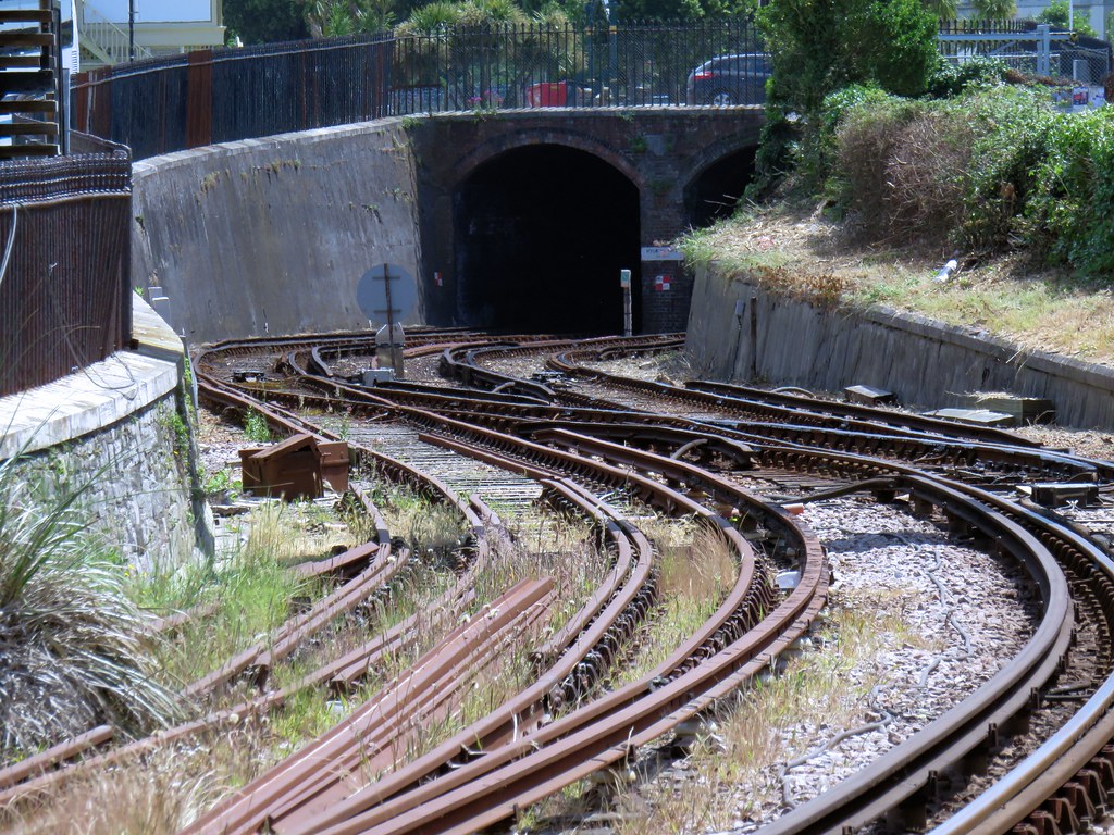 72 Ryde tunnel from Ryde Esplanade station Ryde tunnel i… Flickr