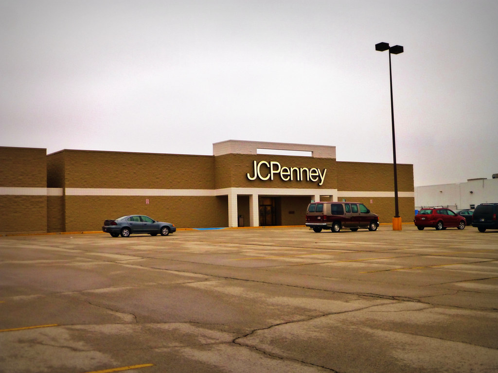 Small JCPenney! This JCPenney is a whopping 34,000 square … Flickr