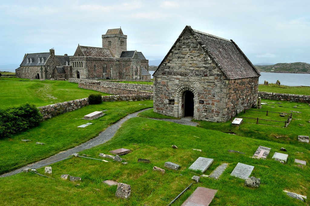 Iona Abbey & cemetery La Mon1 Flickr