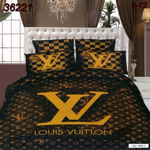 LouisVuittonBedding lv02 LV bed set 4 piece 2 pillo… Flickr