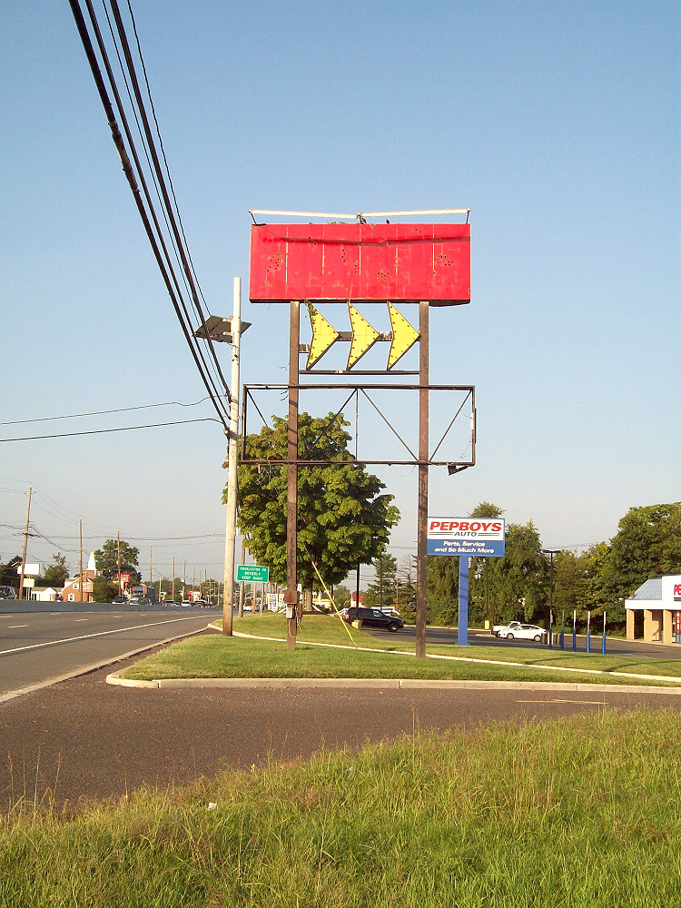 Former King's Sign Edgewater Park NJ Highway sign at forme… Flickr