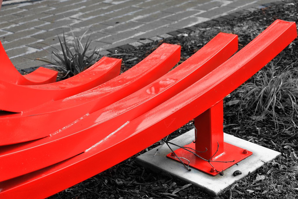 Steel Sculpture . Rotorua . NZ. Selective colour. Pixlr De… ArtyFx