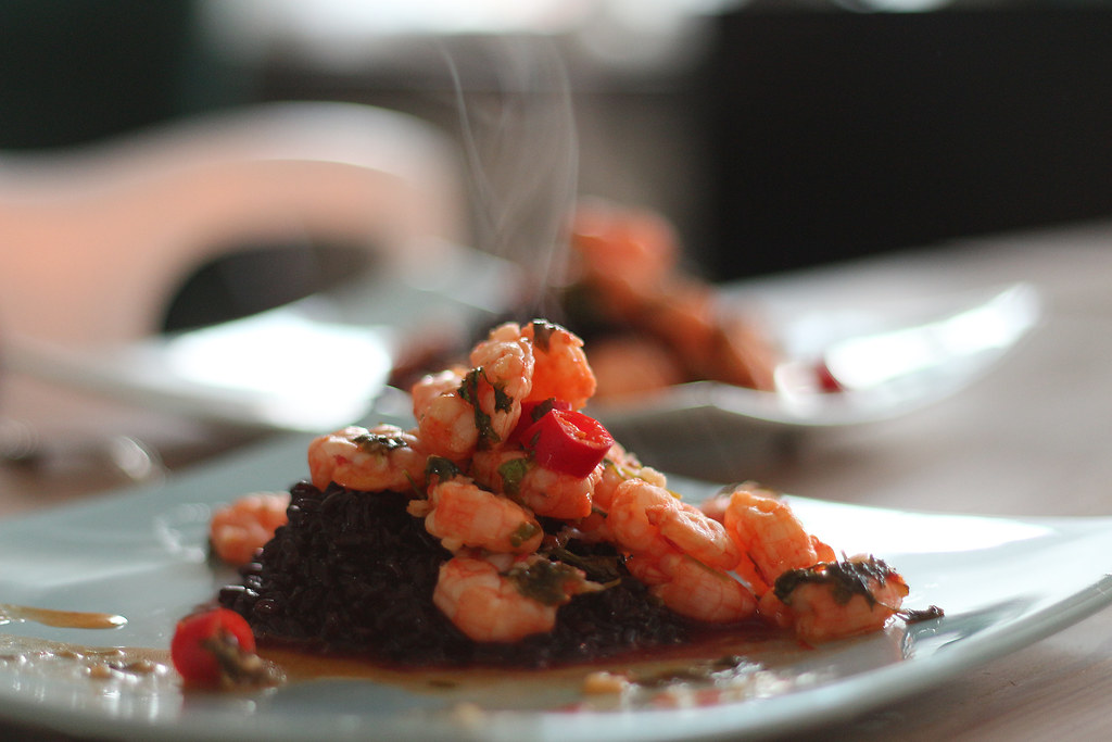 Hot Food Hot food. Prawns, black rice and chili. Please fe… Flickr
