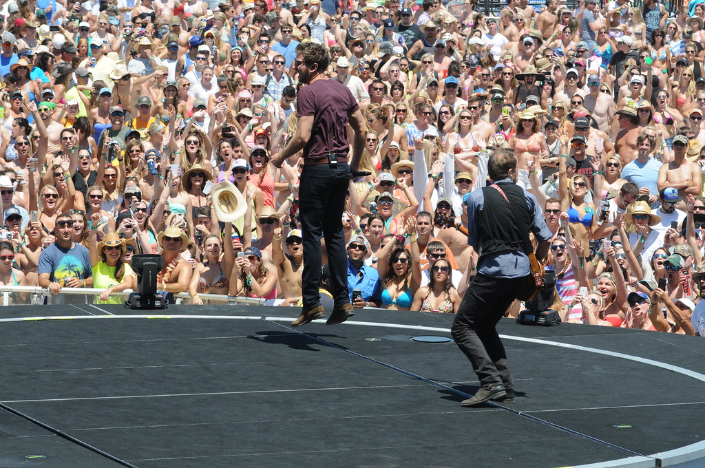 Brett Eldredge Photo Credit Tom Craig www.tortugamusicfest… Flickr
