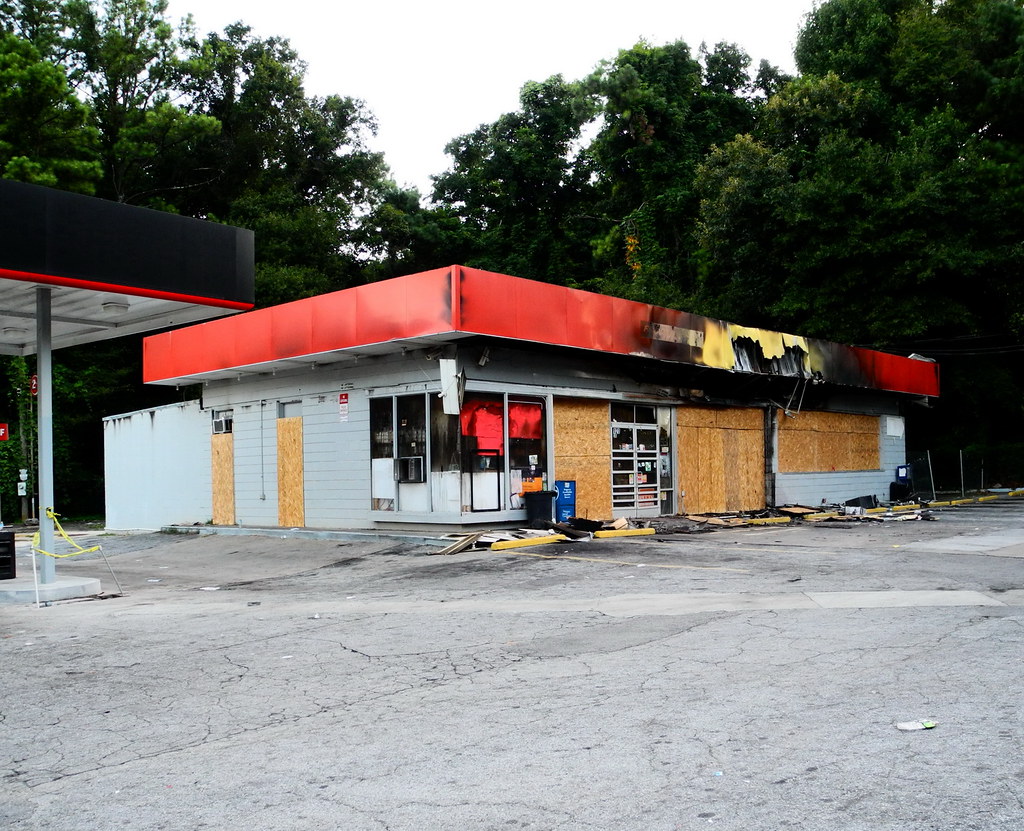 Atlanta ghetto My favorite gas station, Cleveland Ave and ??? Flickr