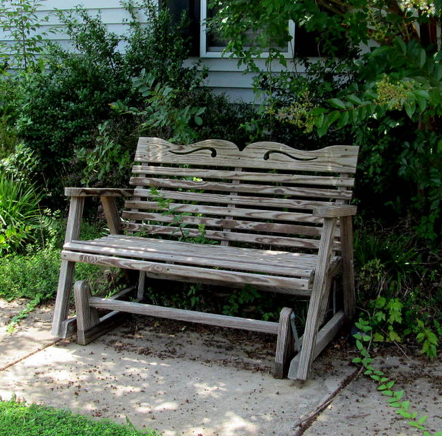 WOOD GLIDER BENCH..... a photo on Flickriver
