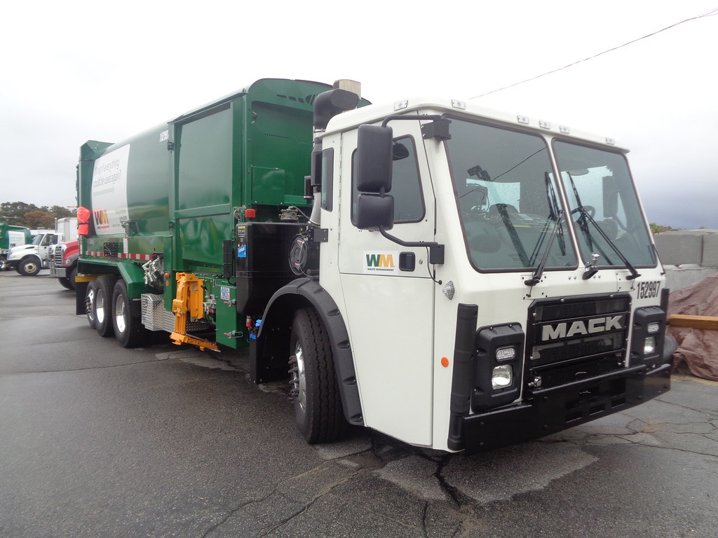 McDevitt Trucks Brand New 2017 Waste Management Mack LR Sp… Flickr