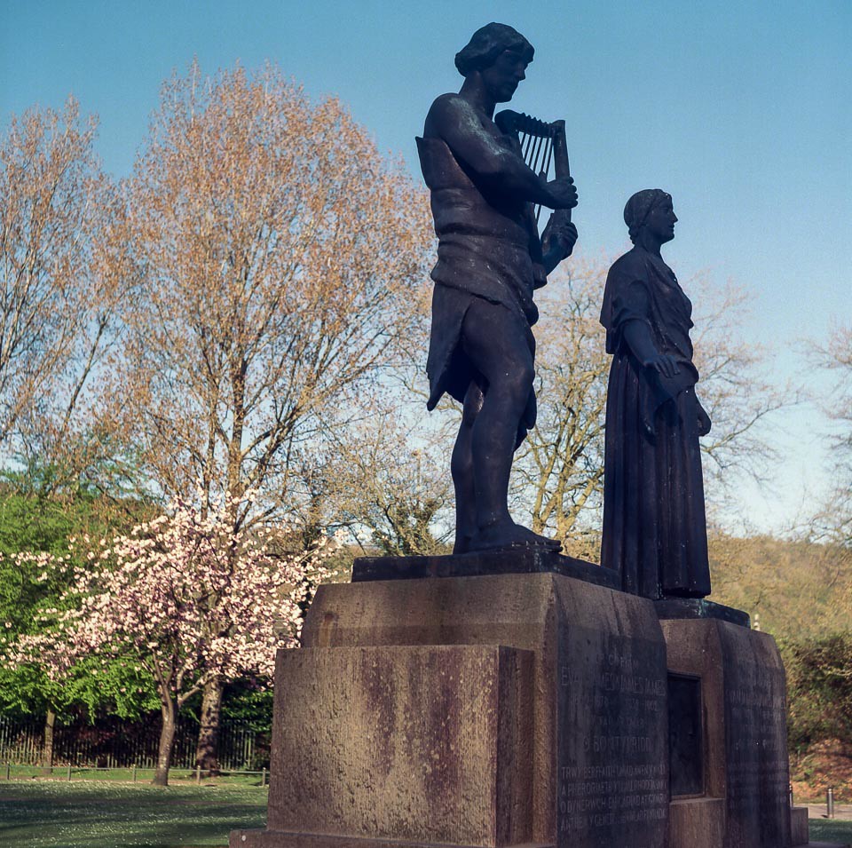 James Memorial, Pontypridd Yashica Mat, Ektar 100 Flickr