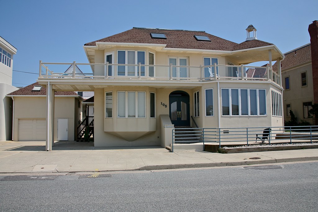 Summer Home in Margate, NJ Many houses in Margate are seco… Flickr