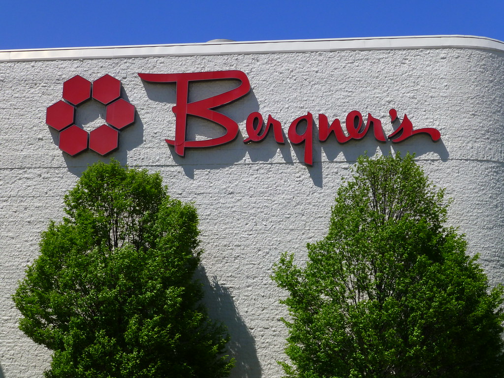 Quincy, IL Bergner's Department Store Located at the Quinc… Flickr