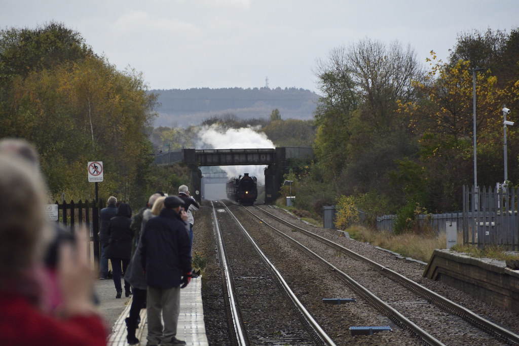 The Tin Bath (28) The Tin Bath Steam Train Black Five 448… Flickr
