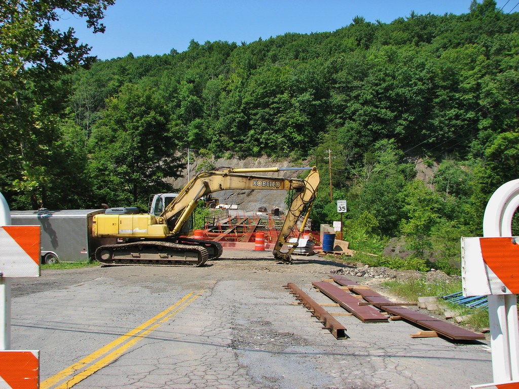 BRIDGE WORK IN GLENERIE NY AUG 2014 Work on the Glasco tur… Flickr