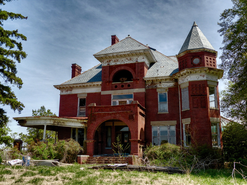 Manor house in Farmville, Virginia Kipp Teague Flickr