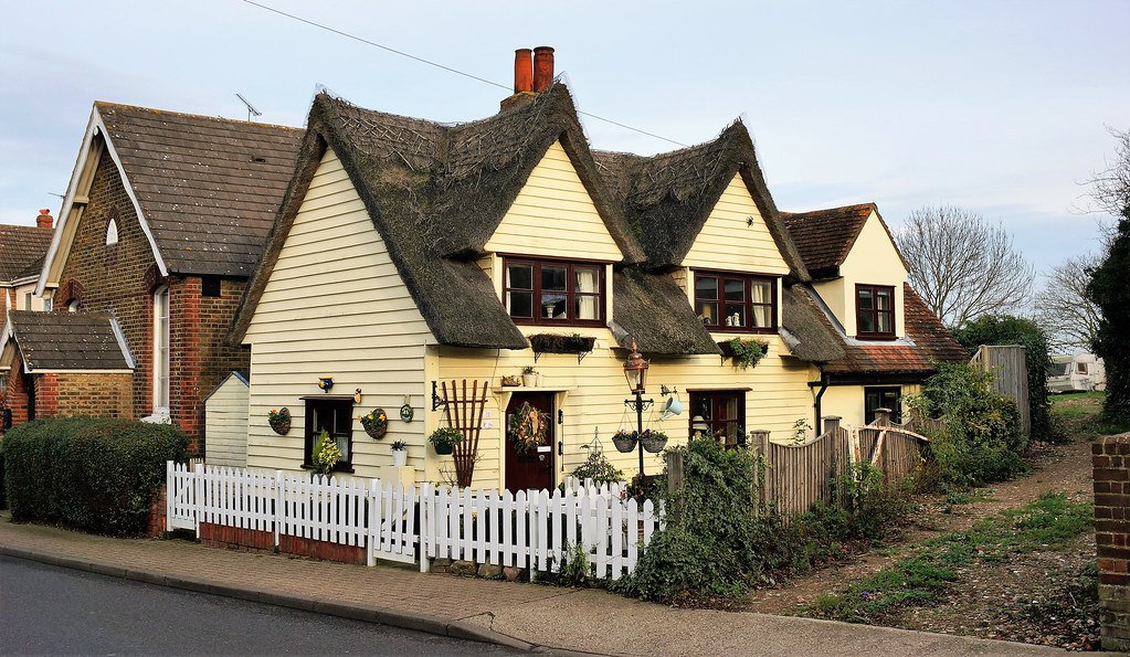 HorndonontheHill, Essex, UK Small cottage in Horndonon… Flickr