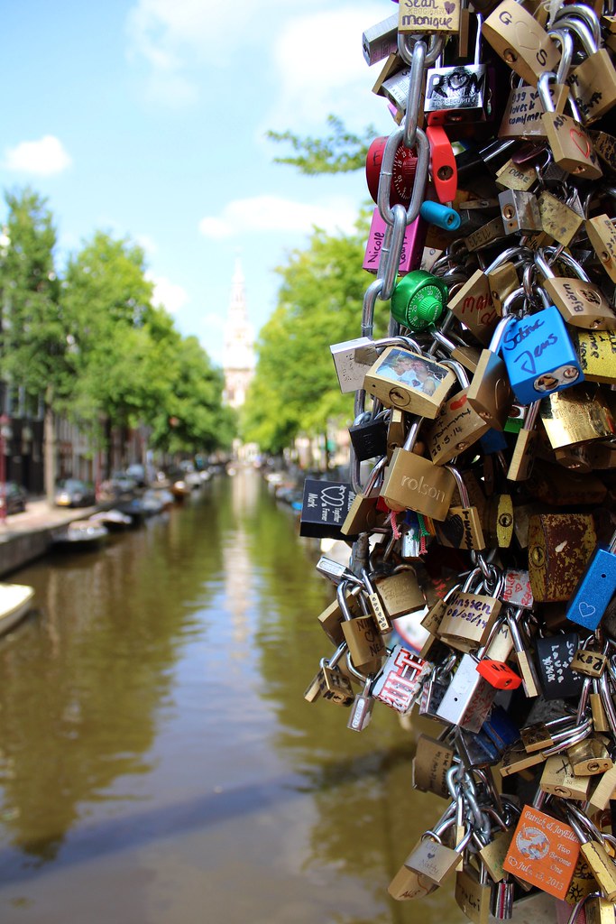 Amsterdam PADLOCKS ON A BRIDGE Groenburgwal lifting bridge… Flickr
