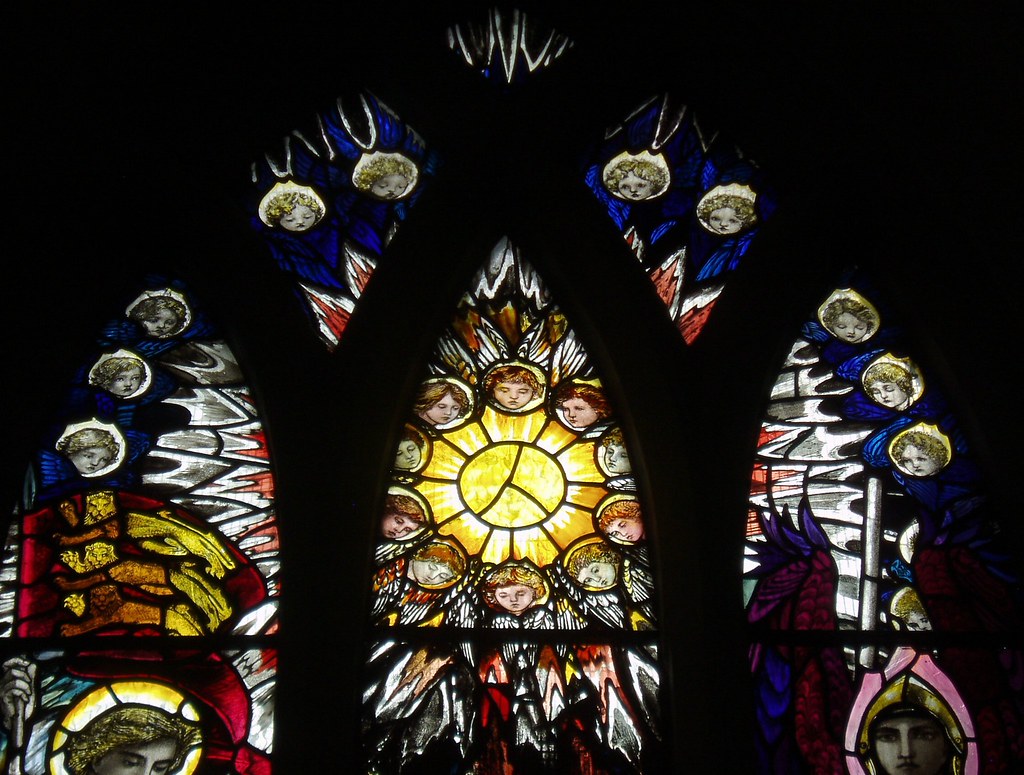 Sunburst, Wigston Magna South chancel window commemorating… Flickr