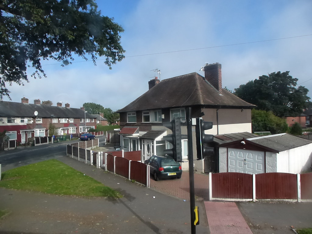 Row of houses Wythenshawe, Manchester 07/09/2014 Mikey Flickr