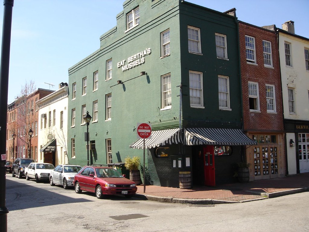 DSC00818 Bertha's Bar & Restaurant, 734 S. Broadway, 4103… Flickr