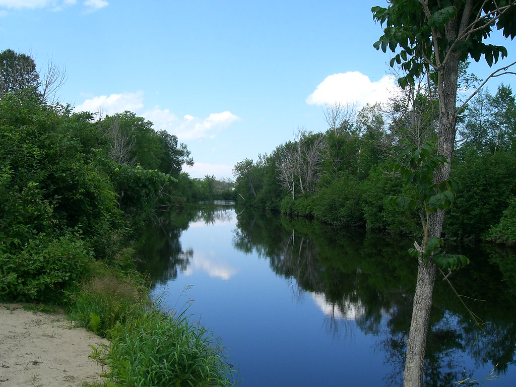 Calm River Laterriere, Quebec. Un rio muy tranquilo. Valérie Simard
