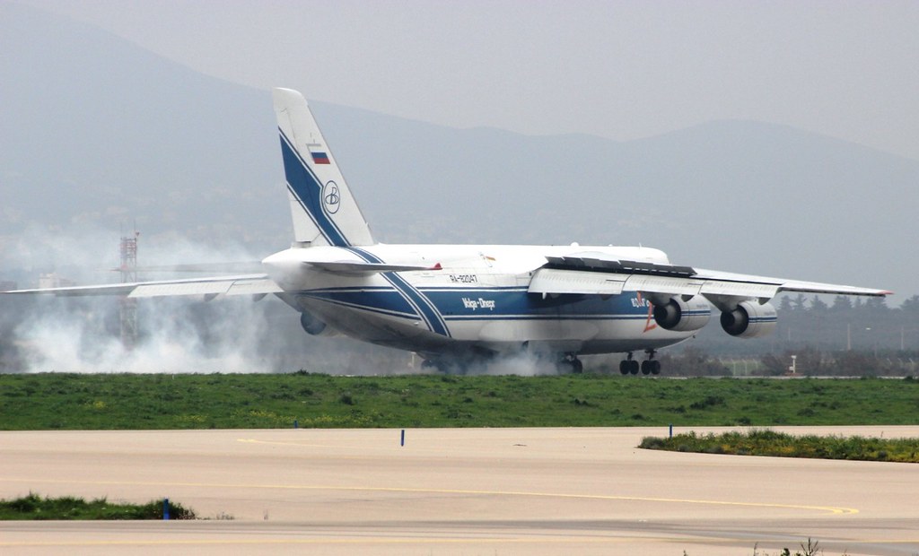 VOLGA DNEPR CARGO ANTONOV AN124100 RA82047(cn9773053259… Flickr
