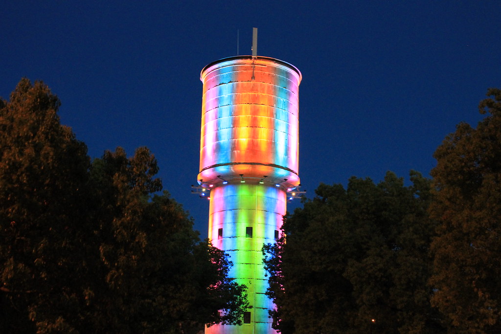 Mooroopna Water Storage Tower (Shepparton) Light show on w… Flickr