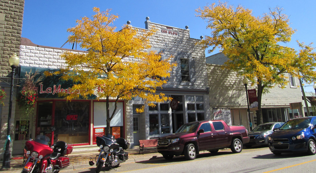 Downtown Romeo Here's a few autumn shots of the business d… Flickr