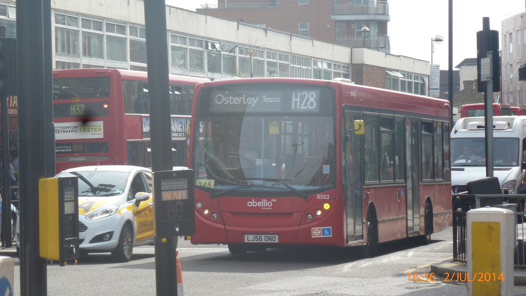 P1260381 8502 LJ56 ONO at Hounslow Bus Station London Road… Flickr