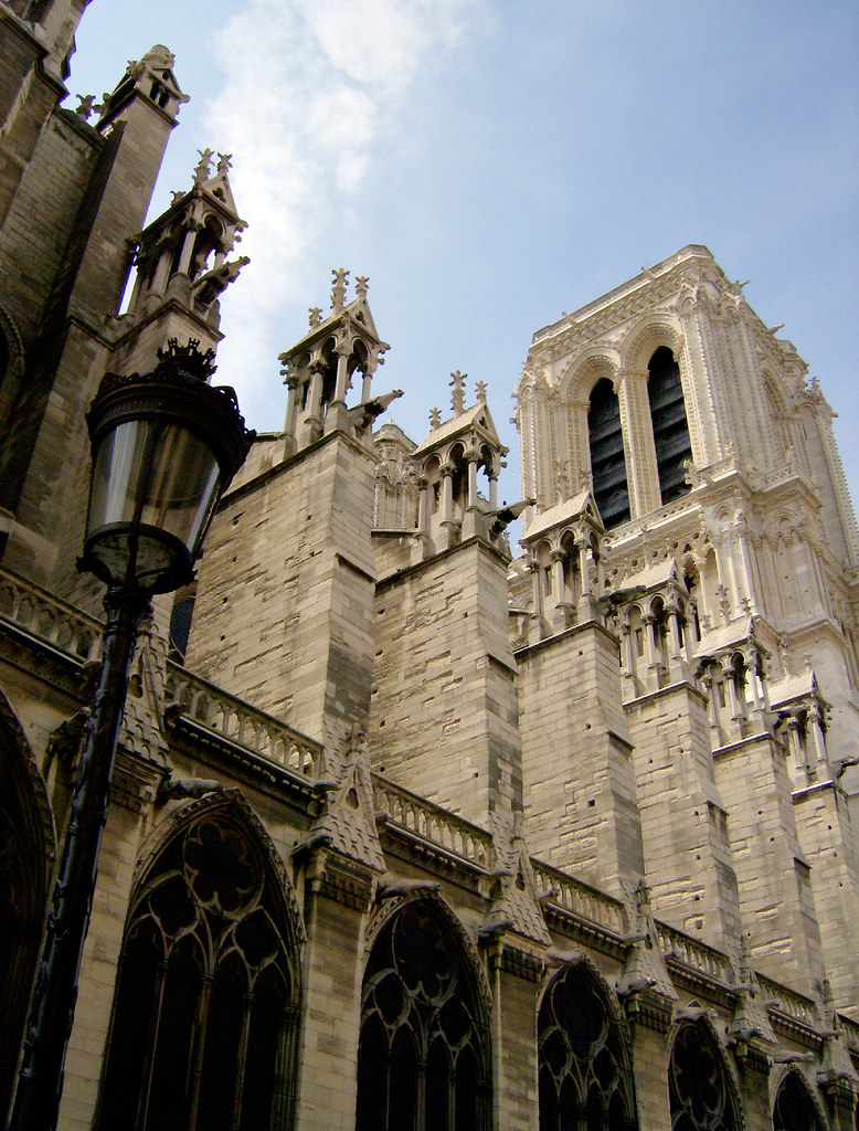 Lamp in Notre Dame de Paris Gianluigi Varchetta Flickr
