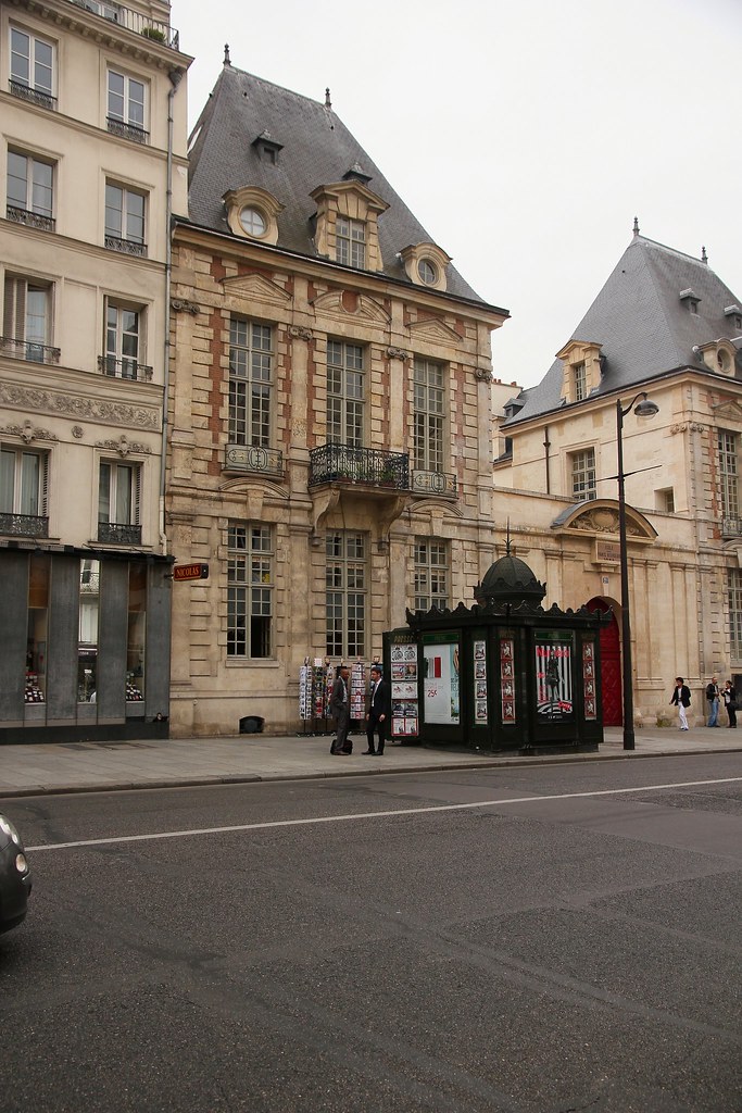 Rue SaintAntoine Paris September 2014 v1 Roy Kenyon Flickr