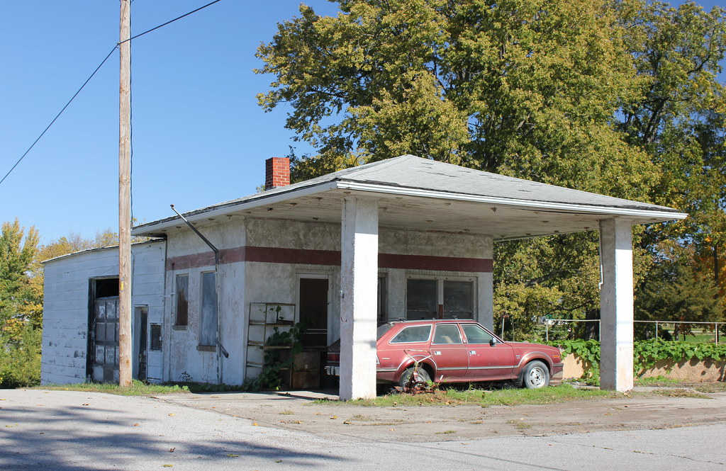 Gas Station Fillmore, MO Tom McLaughlin Flickr