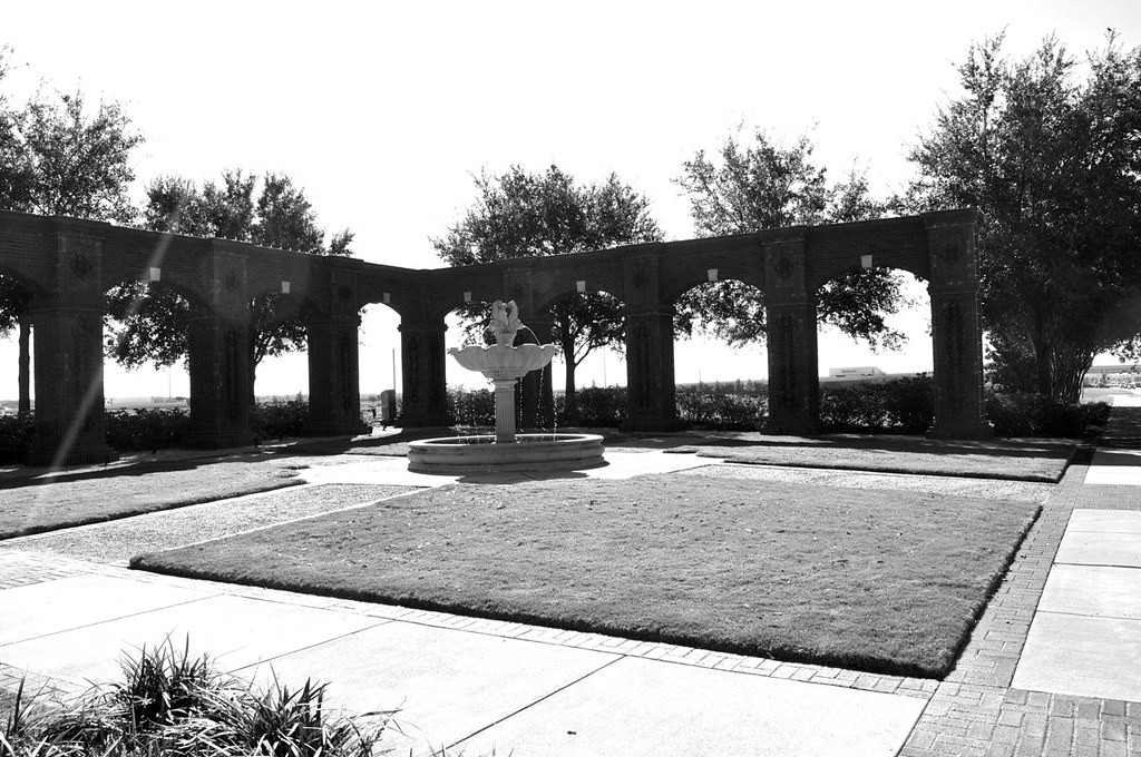 Telfair Fountain In the Southeast corner of the intersecti… Flickr