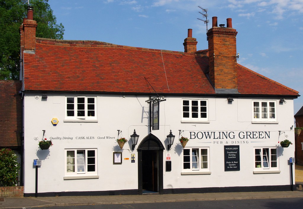 The Bowling Green Traditional Country Pub in Coventry