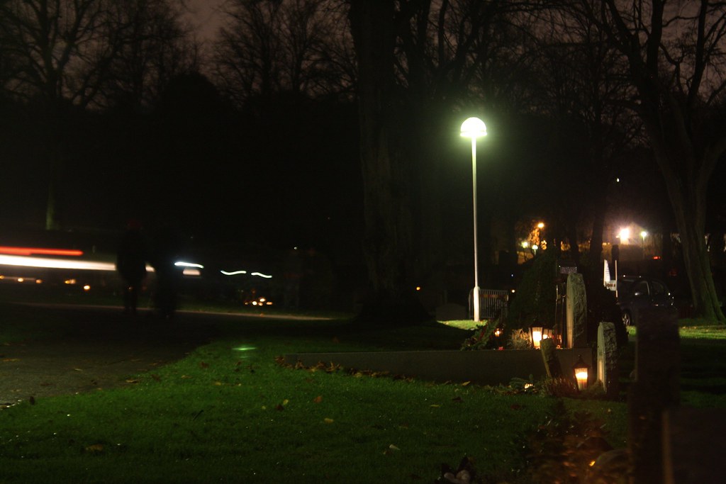 All saints' day 2140 Västra kyrkogården, Blondinrikard