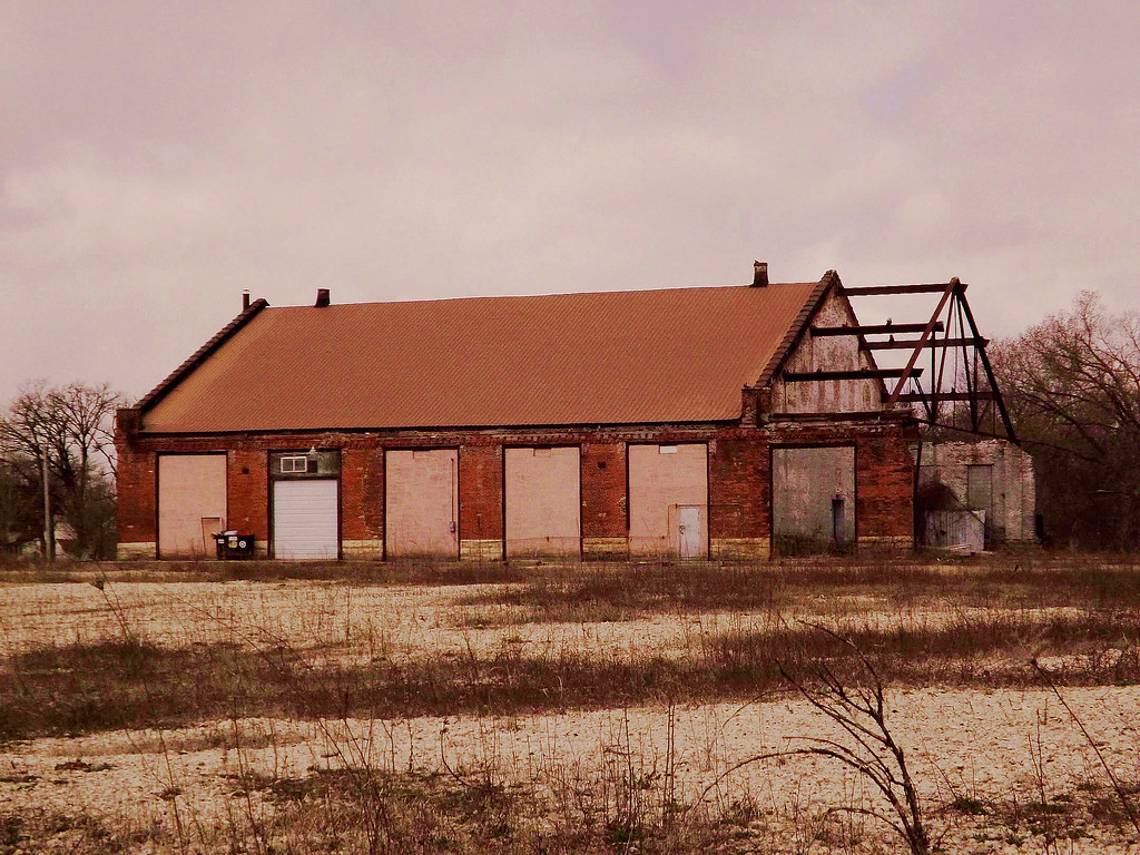 Oelwein CGW CNW Shops The CGW CNW Shops in 2016 Oelwein IA… Flickr