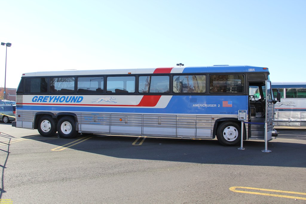 1982 MCI MC9 "Americruiser 2" 1982 Vintage greyhound bus… Flickr