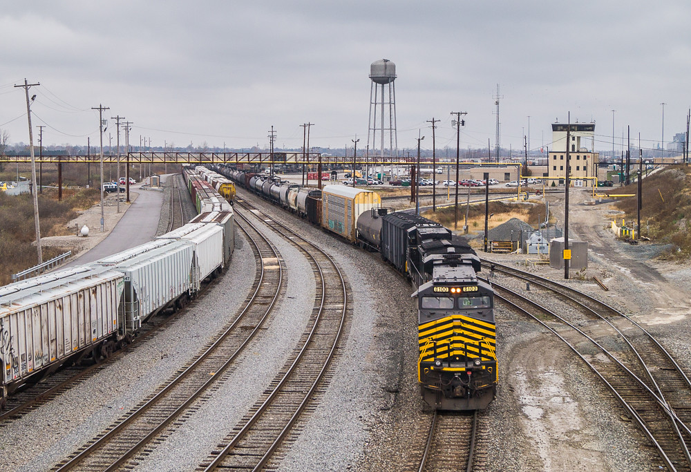 NS 184 Bellevue, OH Norfolk Southern train 184 has just ab… Flickr