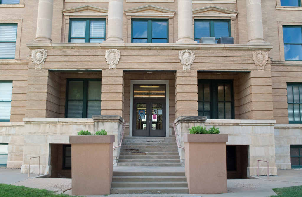 Armstrong County Courthouse In Claude, Texas stevesheriw Flickr