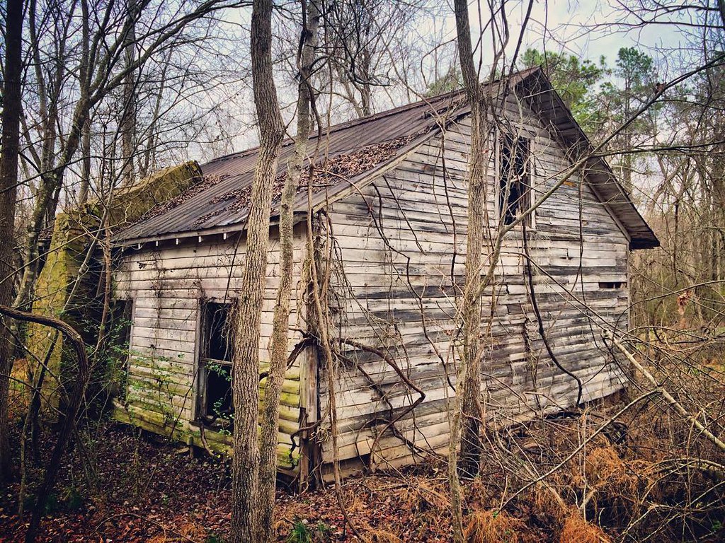 Abandoned home off Highway 57 in Little River NC. Josh Tremper Flickr