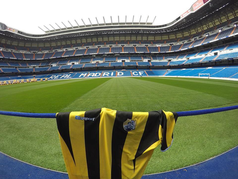 O melhor time do mundo foi visitar o maior time do mundo. … Flickr