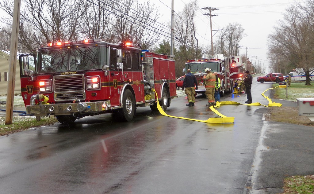 TauntonFD E6 and Line Taunton Fire Department Engine 6 has… Flickr