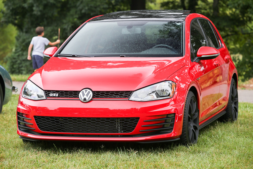 2015 Cars and Coffee Winston Salem22.jpg Hal McGee Flickr
