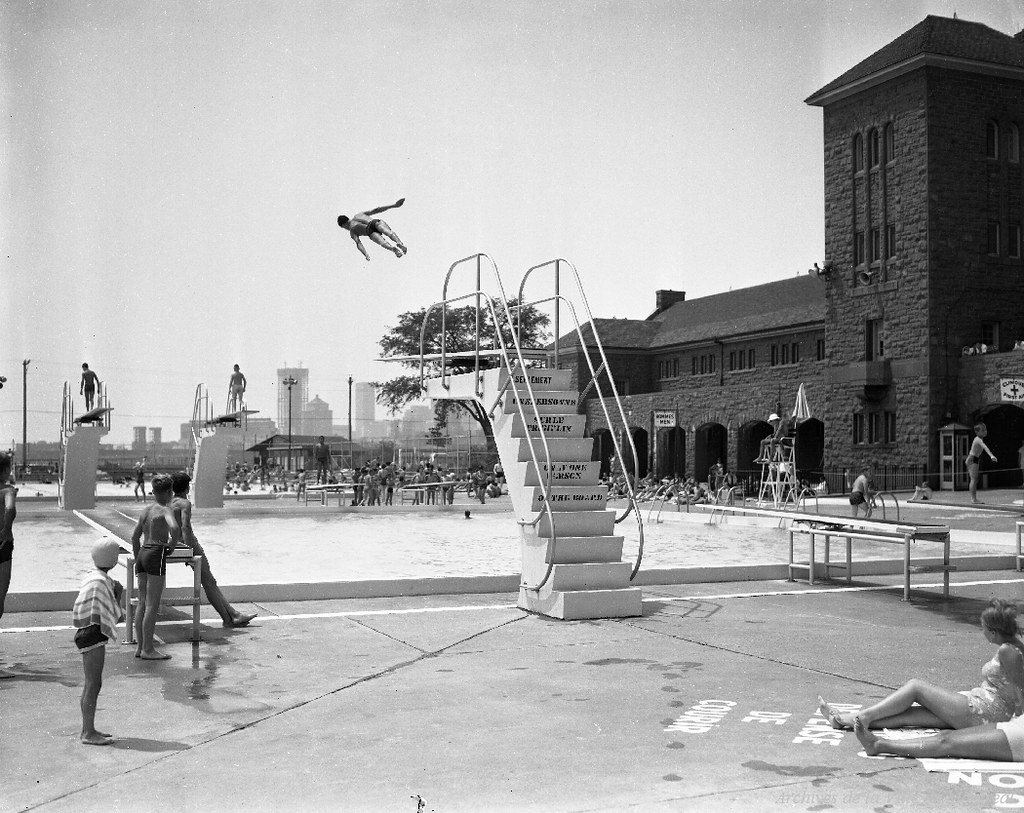 Piscine de l'île SainteHélène. 8 juillet 1964. Photo pa… Flickr