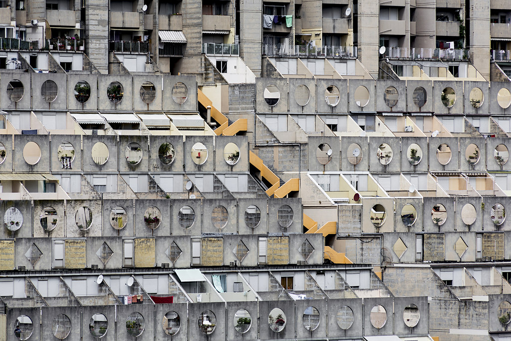 Housing complex "Pegli 3", also called "Le Lavatrici" (The… Flickr