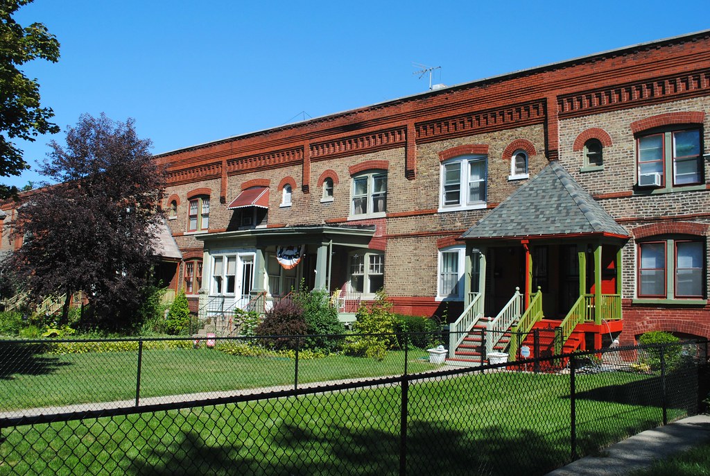 Row houses in Pullman, Chicago S. Cottage Grove just north… Flickr