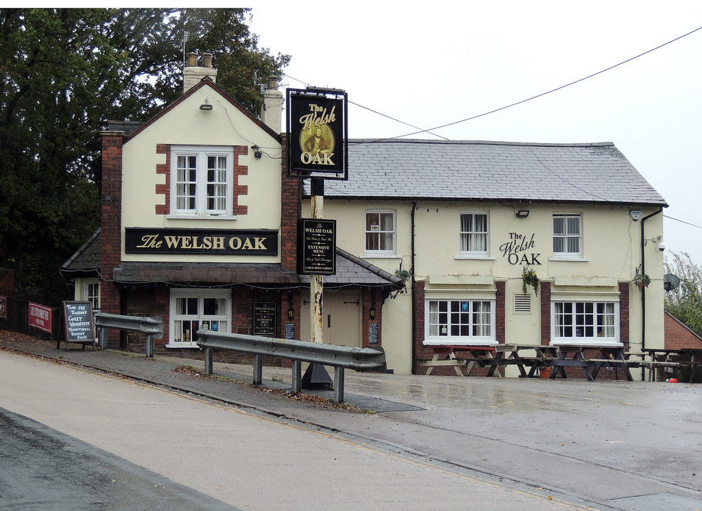 The Welsh Oak, Newport Road, Risca, Newport 9 November 201… Flickr