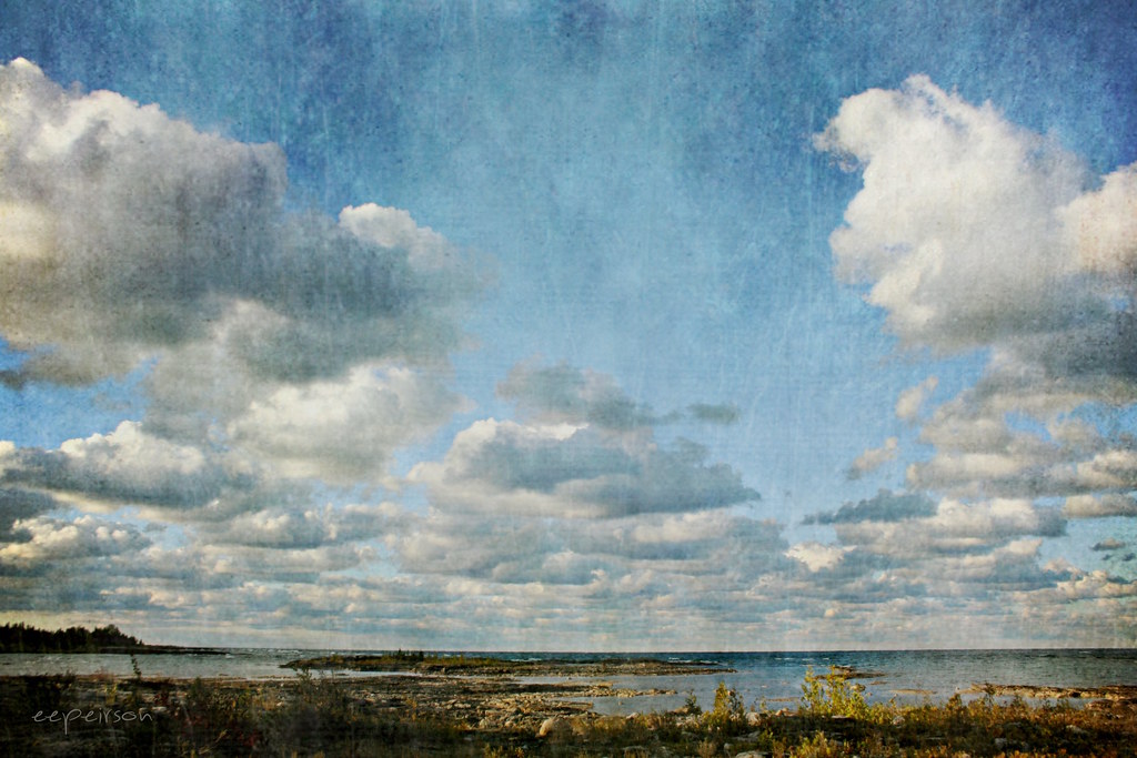 Lake Huron sky A boat beneath a sunny sky, Lingering onwar… Flickr