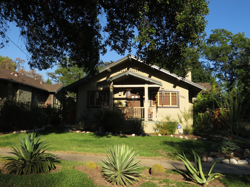 Bungalow Heaven, Pasadena, California Bungalow Heaven is a… Flickr